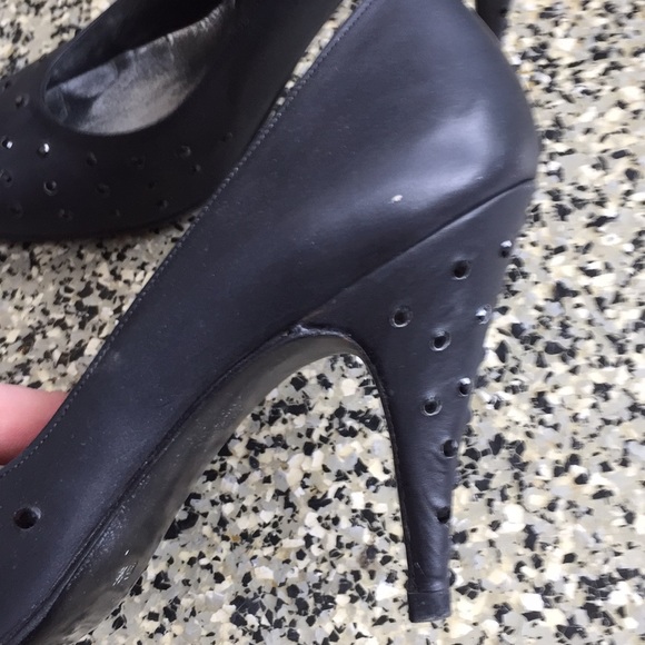 Stuart Weizmann 80s black matte stiletto heels - Picture 5 of 5